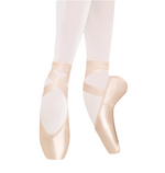 Heritage Pointe Shoe by Bloch